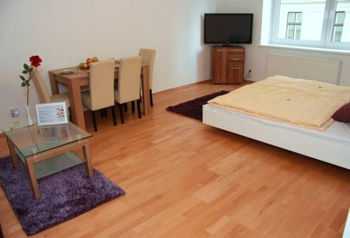 Livingston Apartment Premium