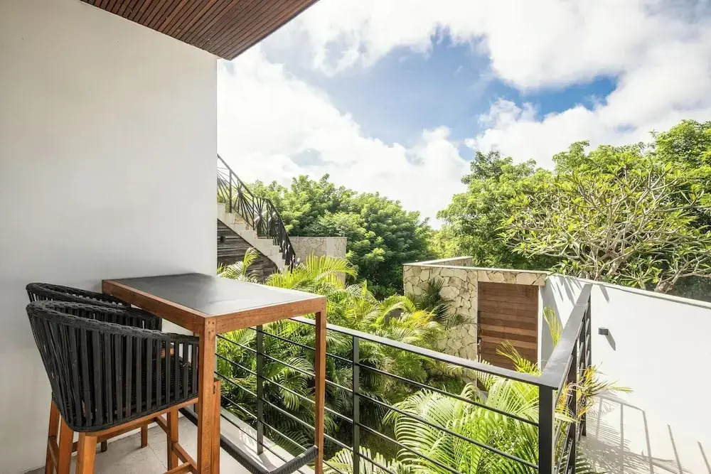 Elegant 6BR Clifftop Villa Near Bingin