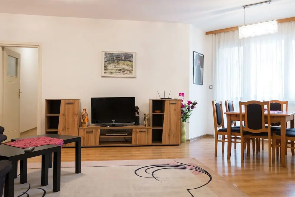FM Deluxe 2- BDR Apartment - Youth Hill Plovdiv