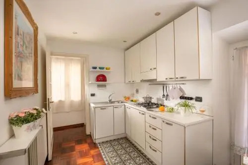 Alexander Apartment Condotti