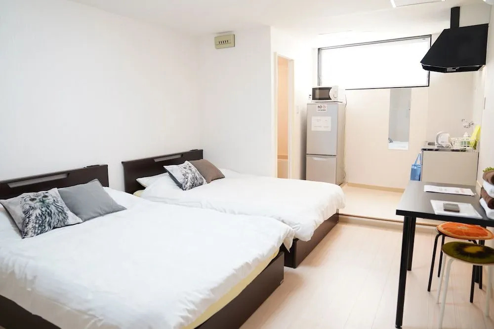 Metro Hanazonocho Apartment 2