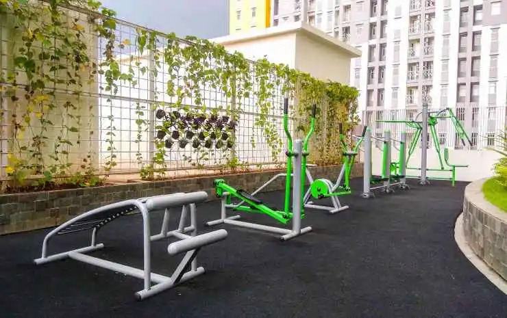 Best Studio with Pool View Springlake Summarecon Apartment