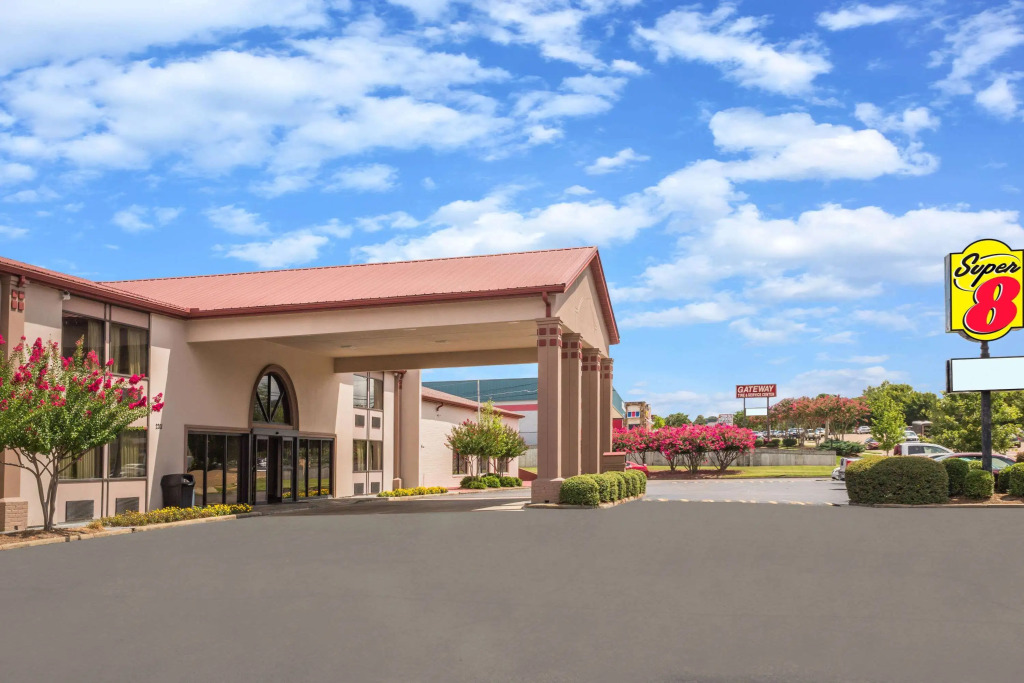 Super 8 by Wyndham Oxford MS University Area