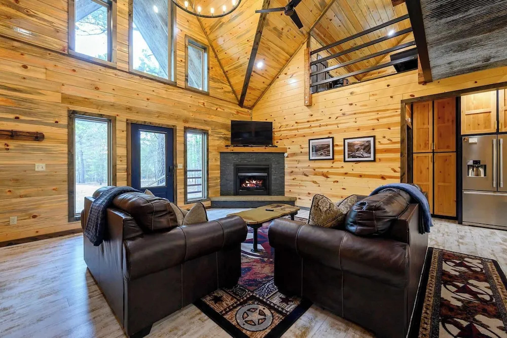 Drift Inn 3bdr w/ Hot Tub