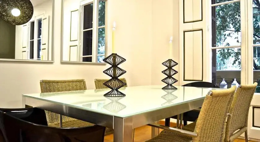 KM Rocafort Apartment