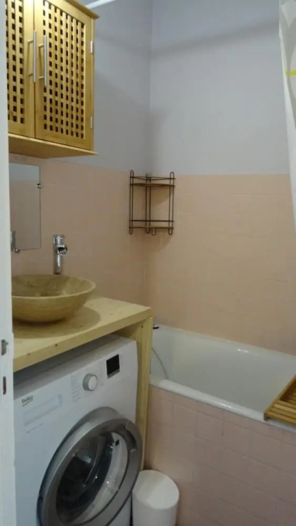 Studio Moderne avec jolie vue