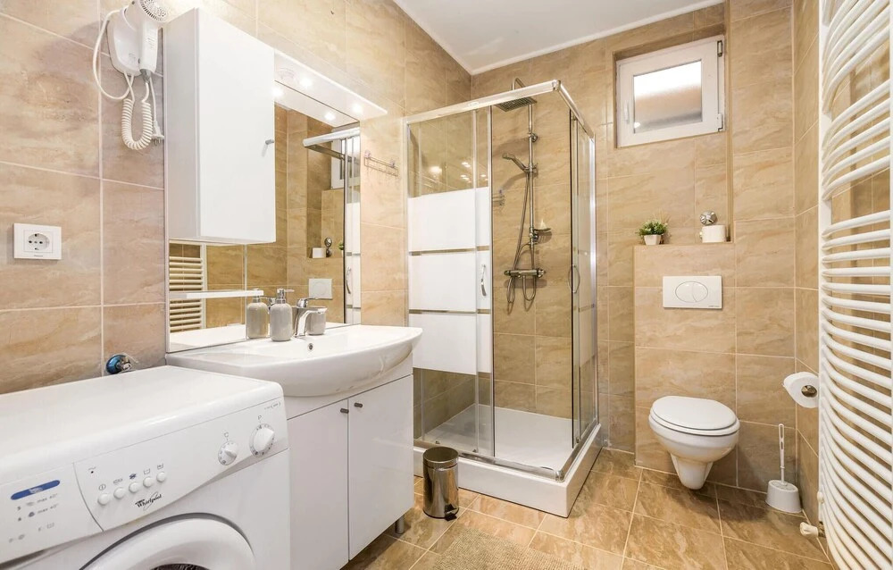 Awesome Apartment in Rakovica With 1 Bedrooms, Wifi and Outdoor Swimming Pool