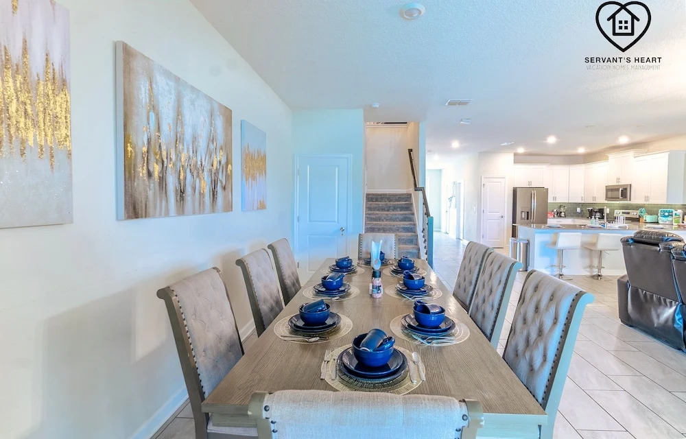 Lakeview Luxury 9 Bedroom & 5 Bathroom w Private Pool