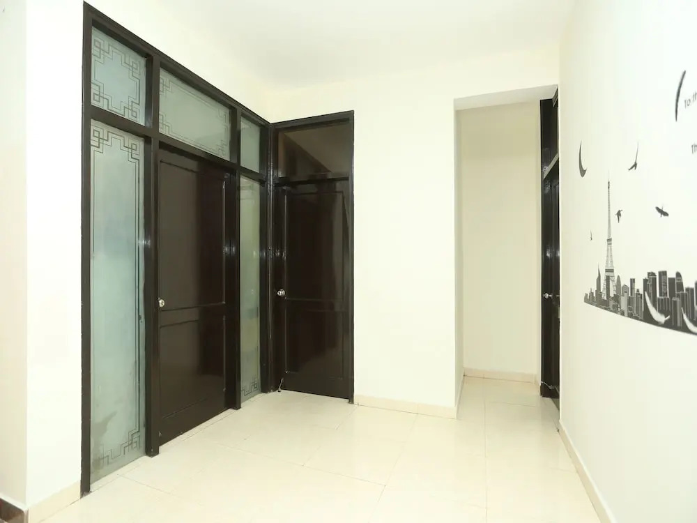 OYO 12477 DLF Phase 2