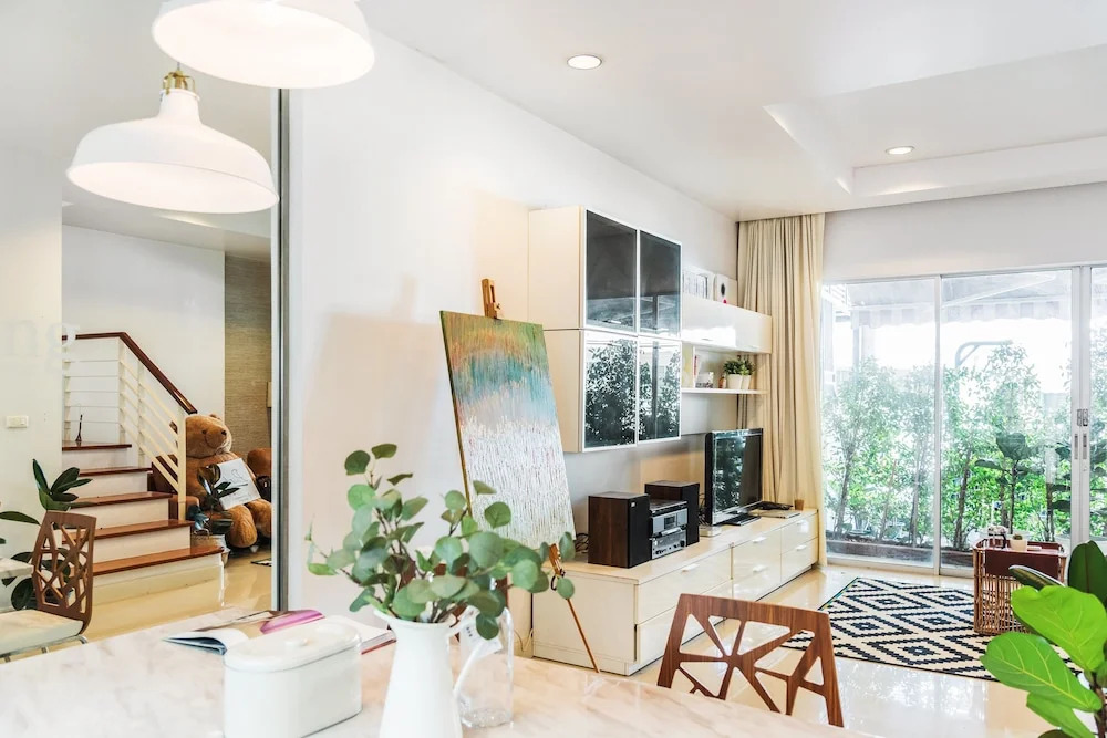 Baan Klang Muang Sathorn-Taksin 1 By Favstay