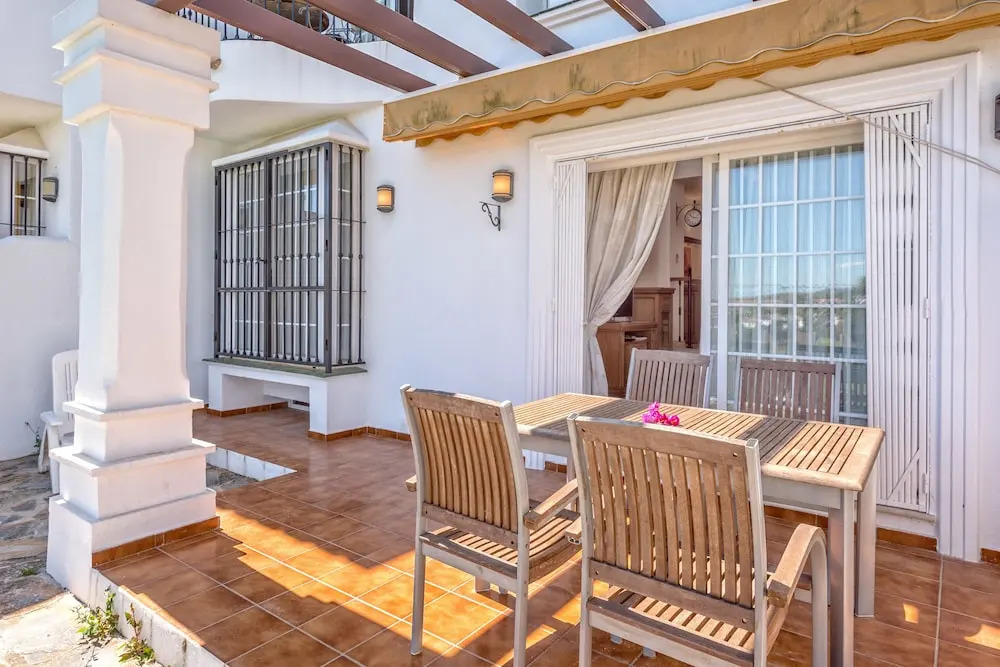 Rincón del Golf - Luxury 3BR Townhouse With Roof Solarium, Terrace, 10 min Walk to the Beach, Wifi