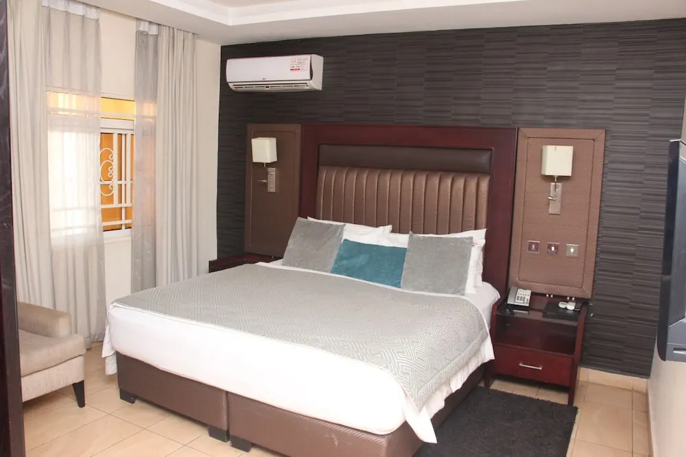 Vynedresa Hotel