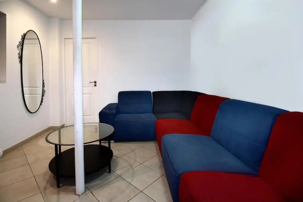 Bisengototo Homestay