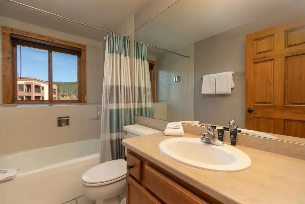 Comfortable 2-Bedroom Village At Breckenridge Condo