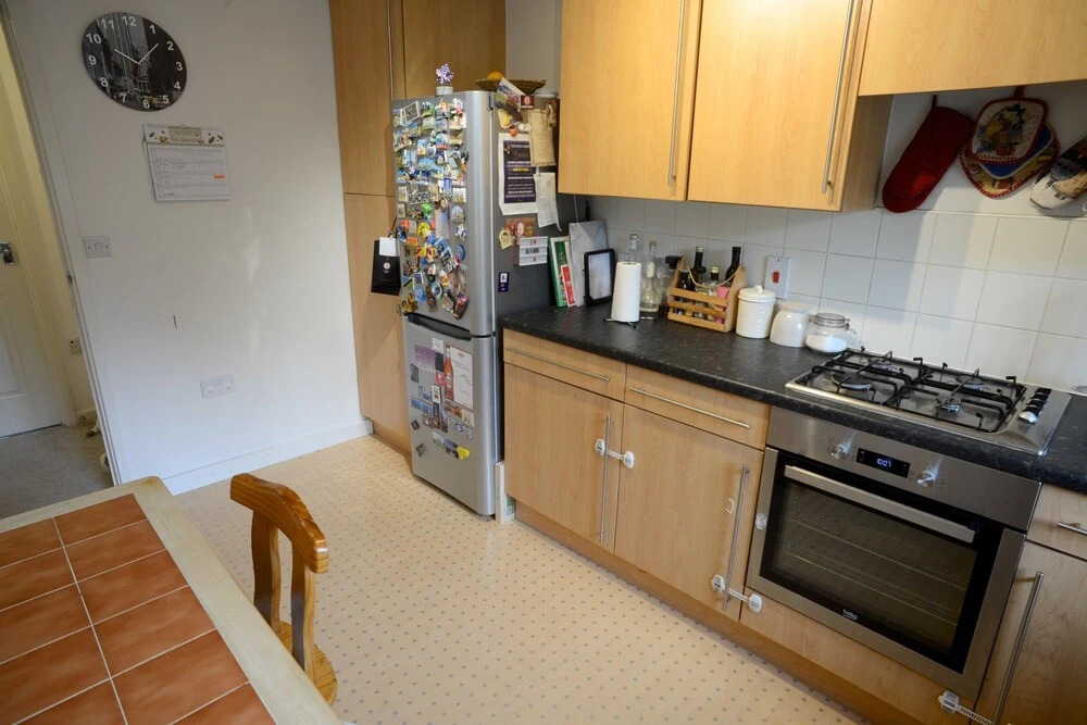 2 Bedroom Apartment With Balcony in Nunhead
