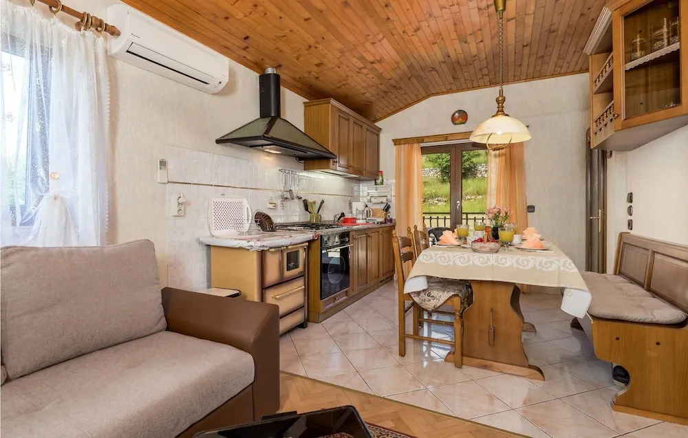 Nice Home in Lovran With Wifi and 1 Bedrooms