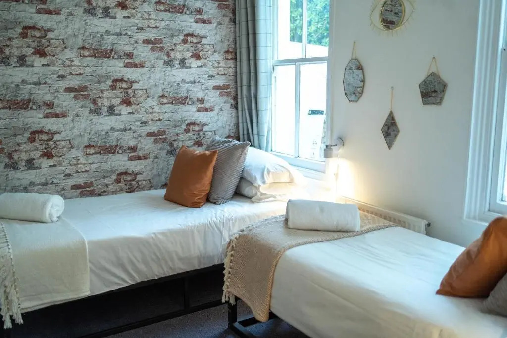Upper Rock Rooms
