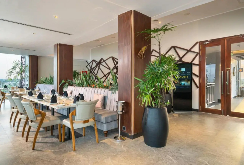 Rainbow Beach Hotel