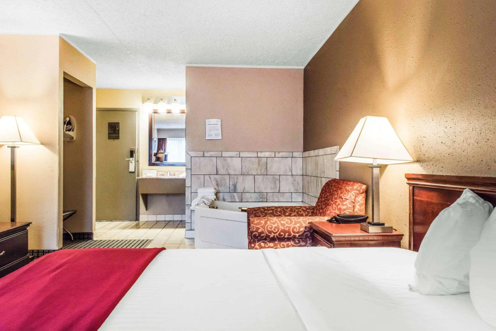 Quality Inn Austintown-Youngstown West
