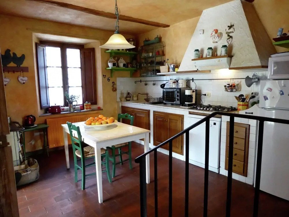 Tranquil Villa in San Romano di Garfagnana with Hot Tub
