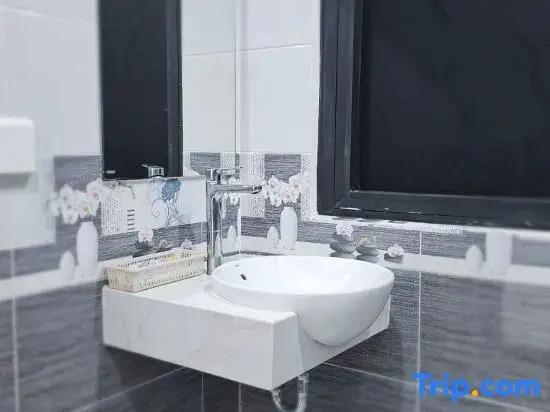 Hostel Nha Tia Near Beach Grandworld Phu Quoc