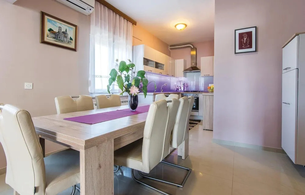 Stunning Home in Rovanjska With Wifi and 6 Bedrooms