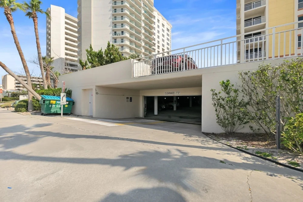Oceanview Condo Daytona Shores 3 bed 3 Bath