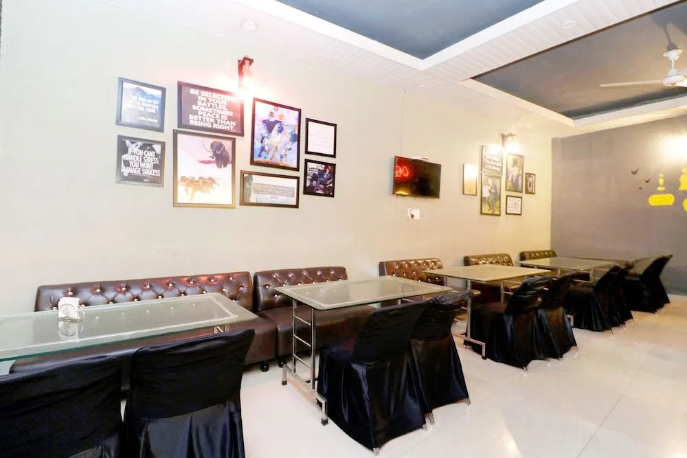 Oyo 39626 Rj Royal Guest House
