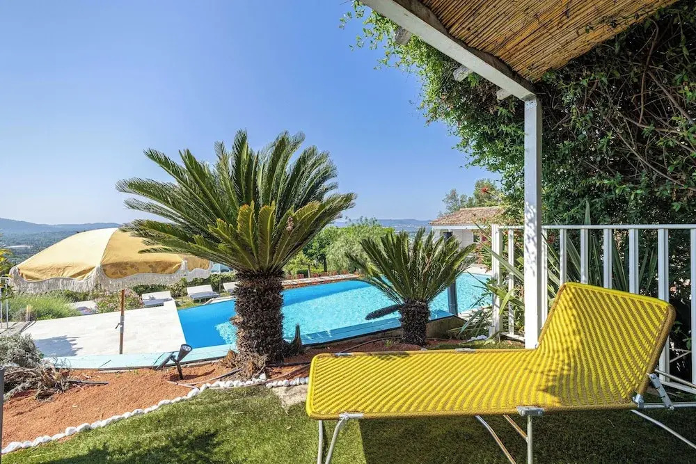 Room in a Magnificent 500m2 Provencal Villa