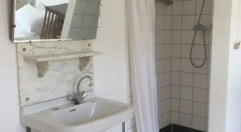B&B Glancingview