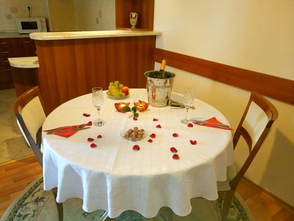 Petkov Family Hotel - Self check-in
