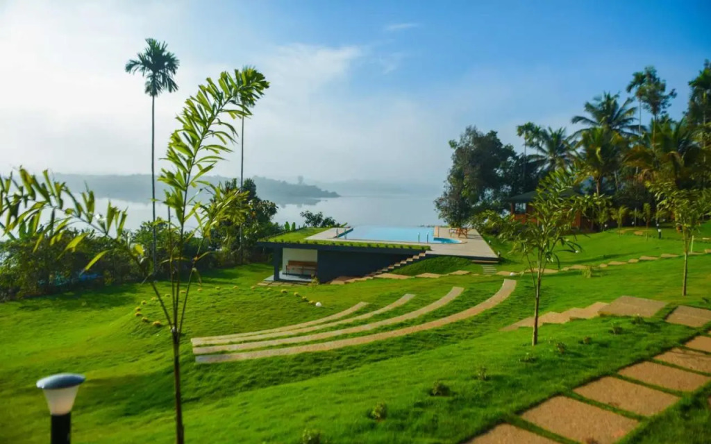 LakeRose Wayanad Resort - Lake view