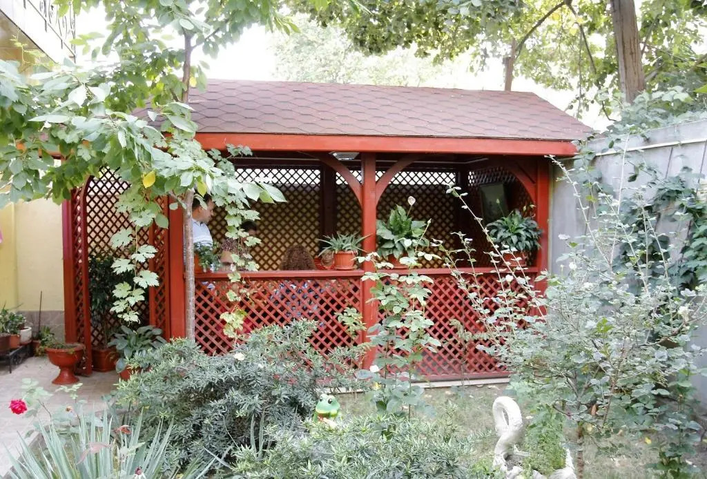 High-end 3BR Apartment - Private Garden, Terrace & BBQ