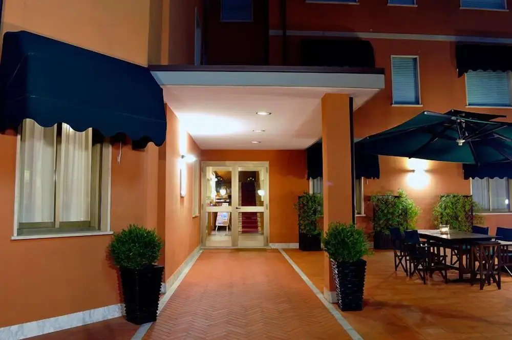 Hotel Liu