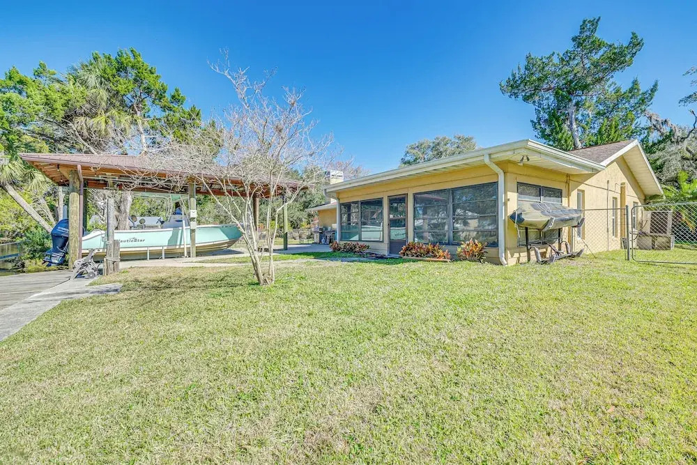 Riverfront Home With Private Dock, Fire Pit!