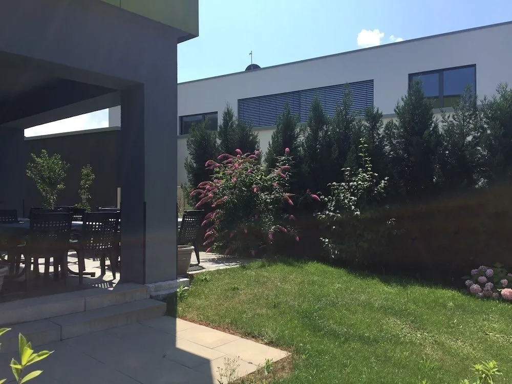 B&B Outlet Hotel