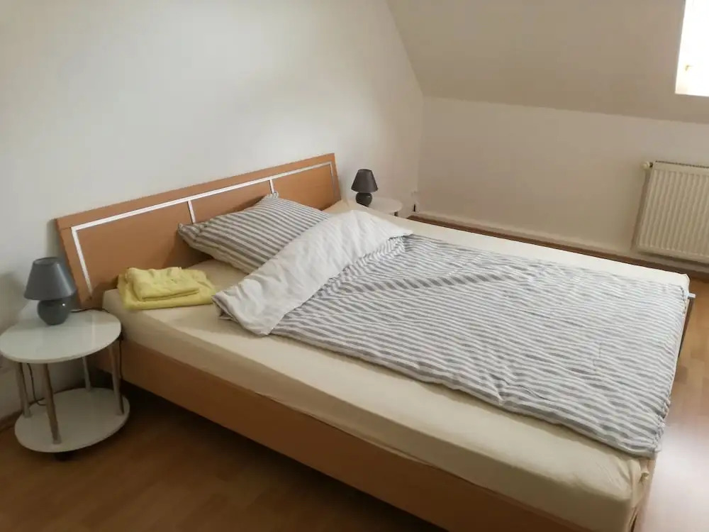 Gästezimmer / Weingut Peter