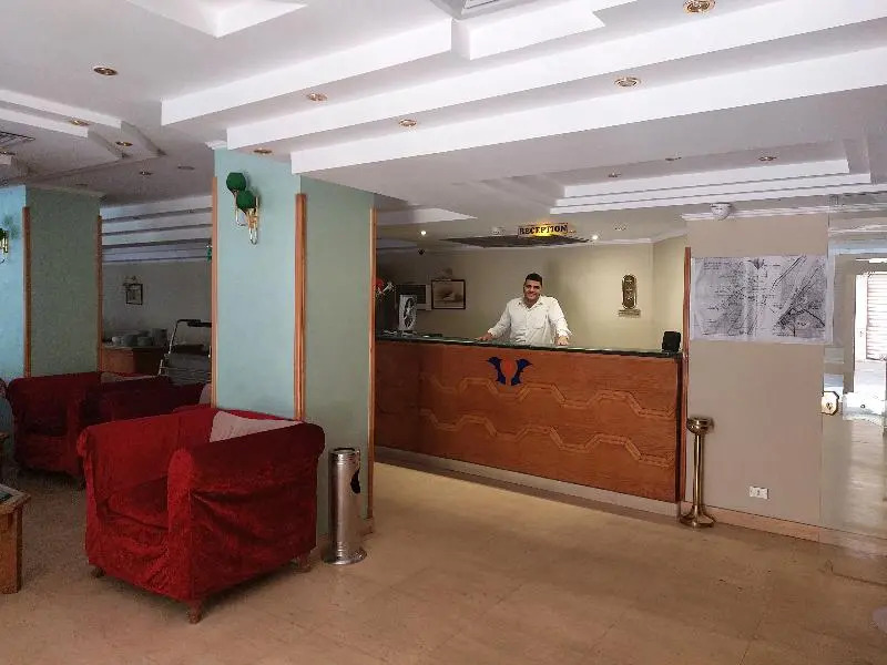 Queens Valley Hotel