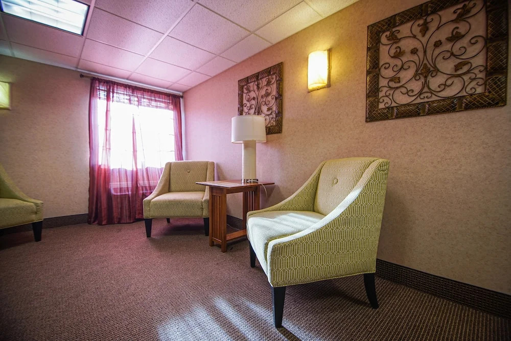 Airport Value Inn and Suites