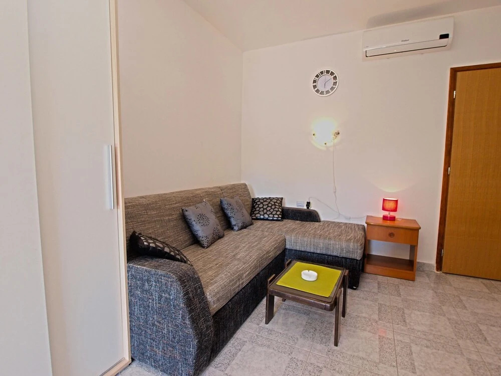 Apartments Orange 768