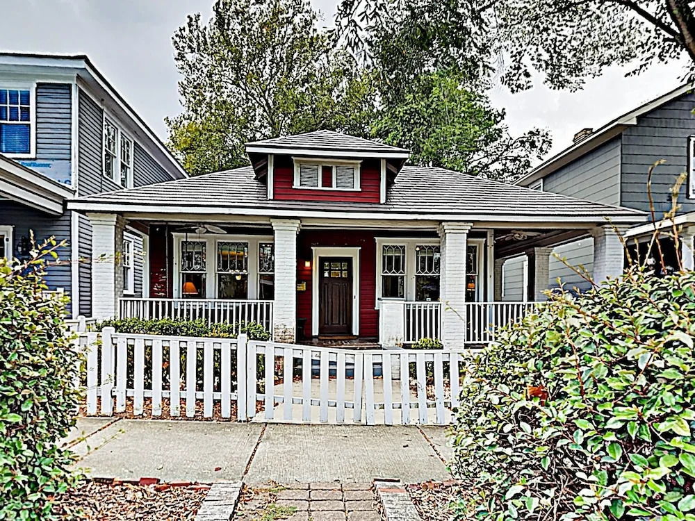 Sunny W/ Wraparound Porch 2 Bedroom Home
