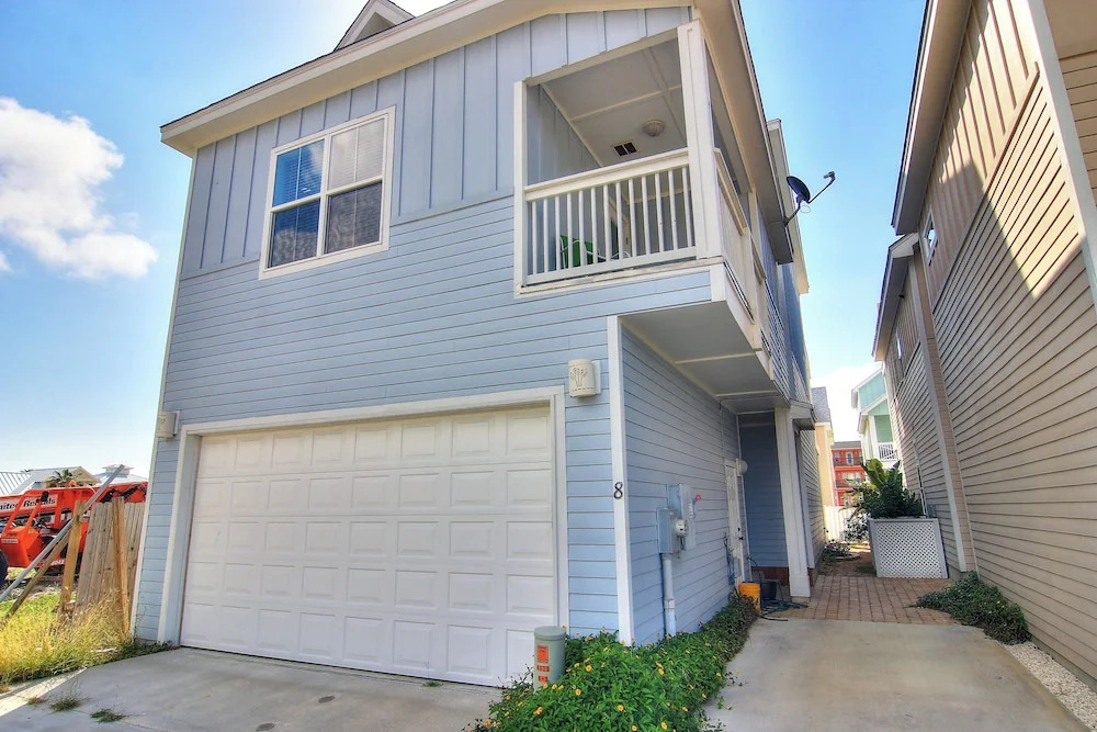 Fin and Feather by Silver Sands Vacation Rentals