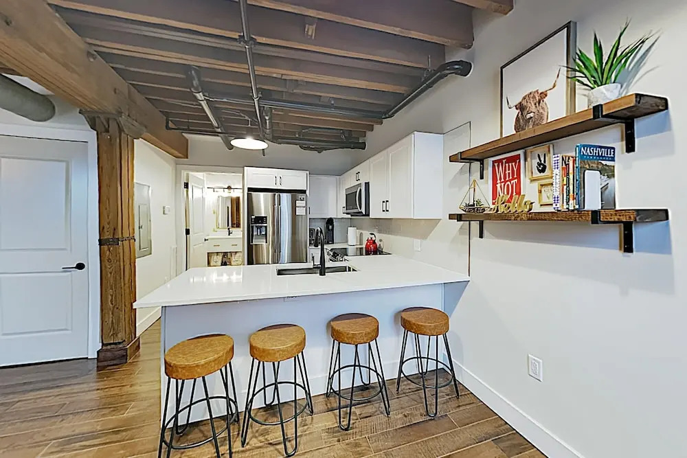 New Listing! Stylish W/ Pool At The 1865 1 Bedroom Condo