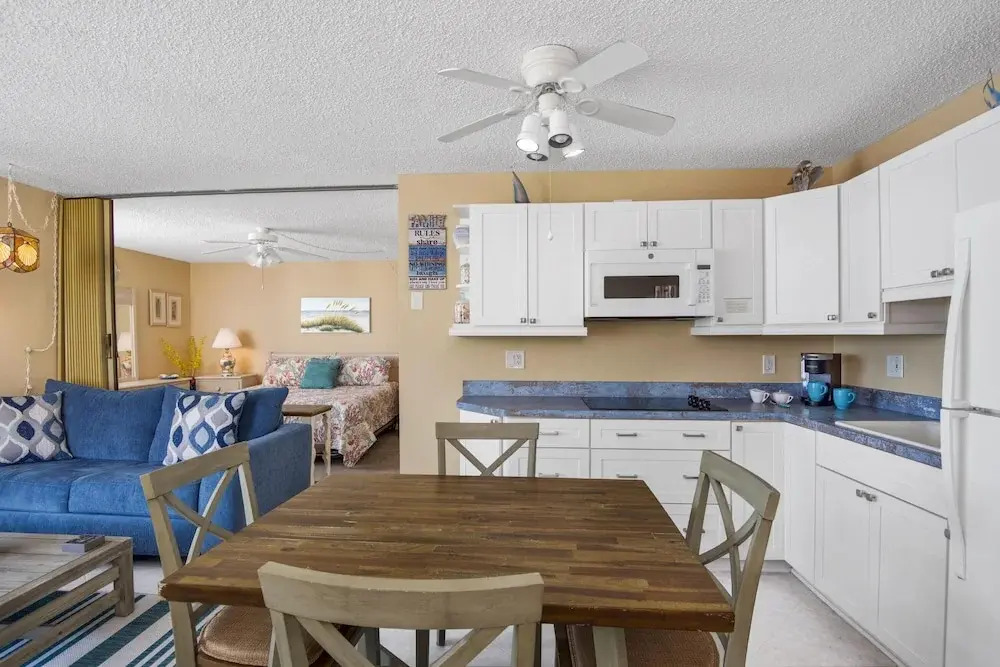 Estero Beach & Tennis 1004-a