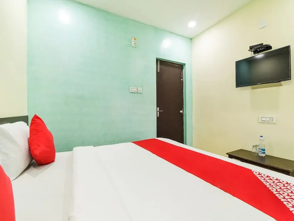 Sai Priya Residency by OYO Rooms