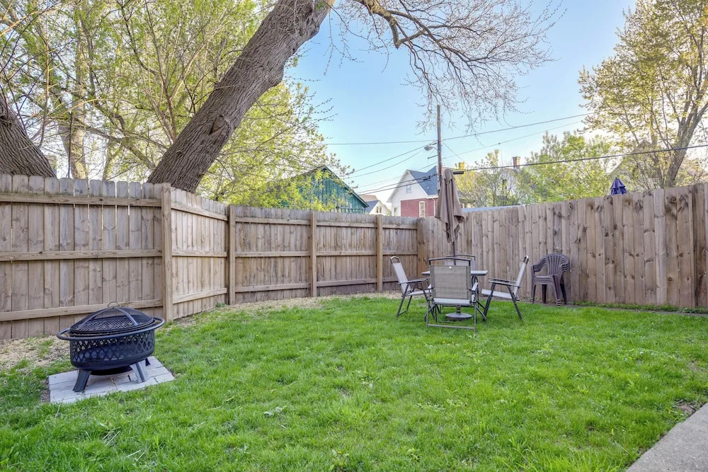 1 Mi to Niagara Falls! Family Home w/ Shared Yard
