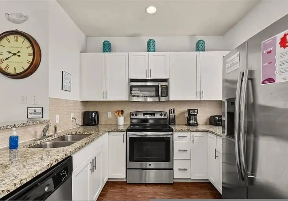Spacious Family Retreat 4bdr Near Disney - 2408