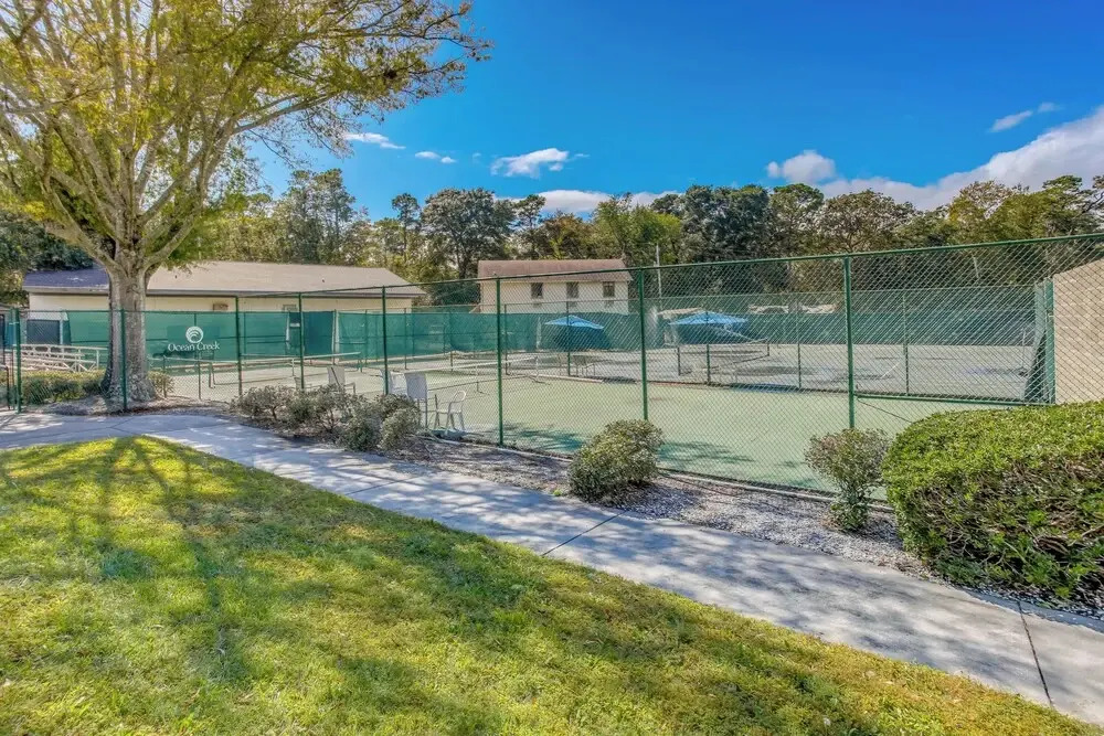 Walk to Beach & Barefoot Landing: Resort Condo!