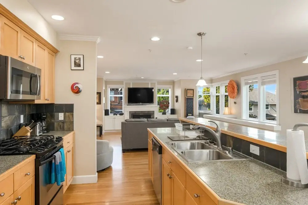 Seattle Vacation Home: Out of Africa
