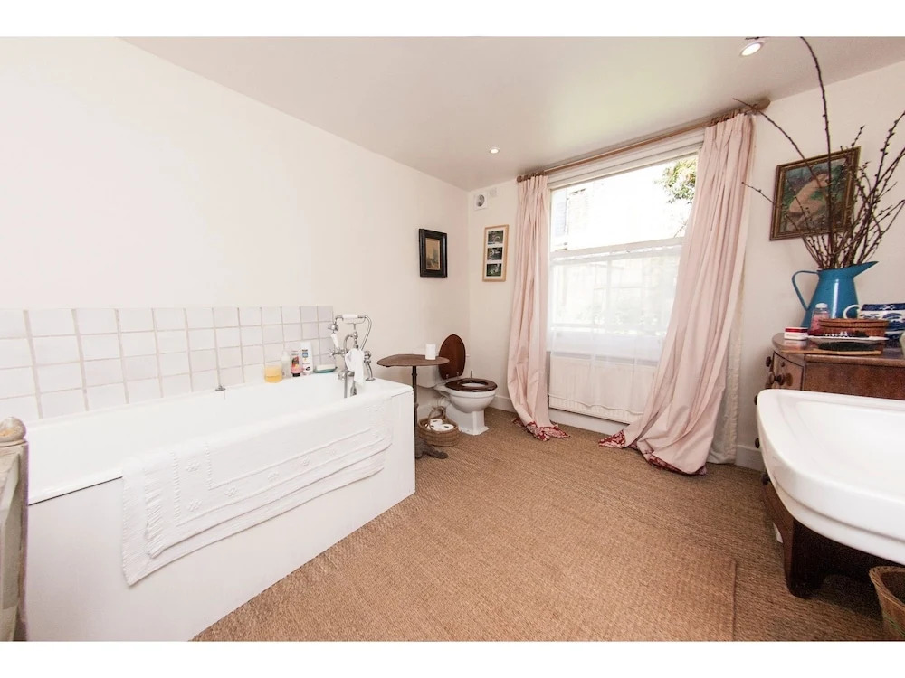 Bright and Homey House With Garden, for 5